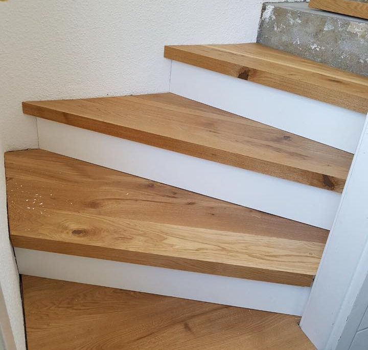 Treppenstufen aus Eiche Landhausdielen in Bocholt