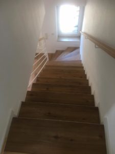 Treppenstufen und Fussböden aus Designboden-1