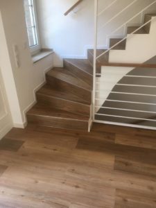 Treppenstufen und Fussböden aus Designboden-2