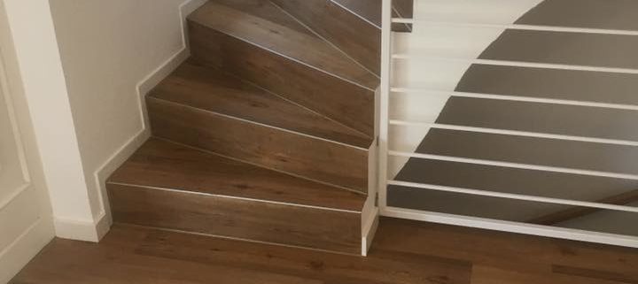 Treppenstufen und Fussböden aus Designboden-2